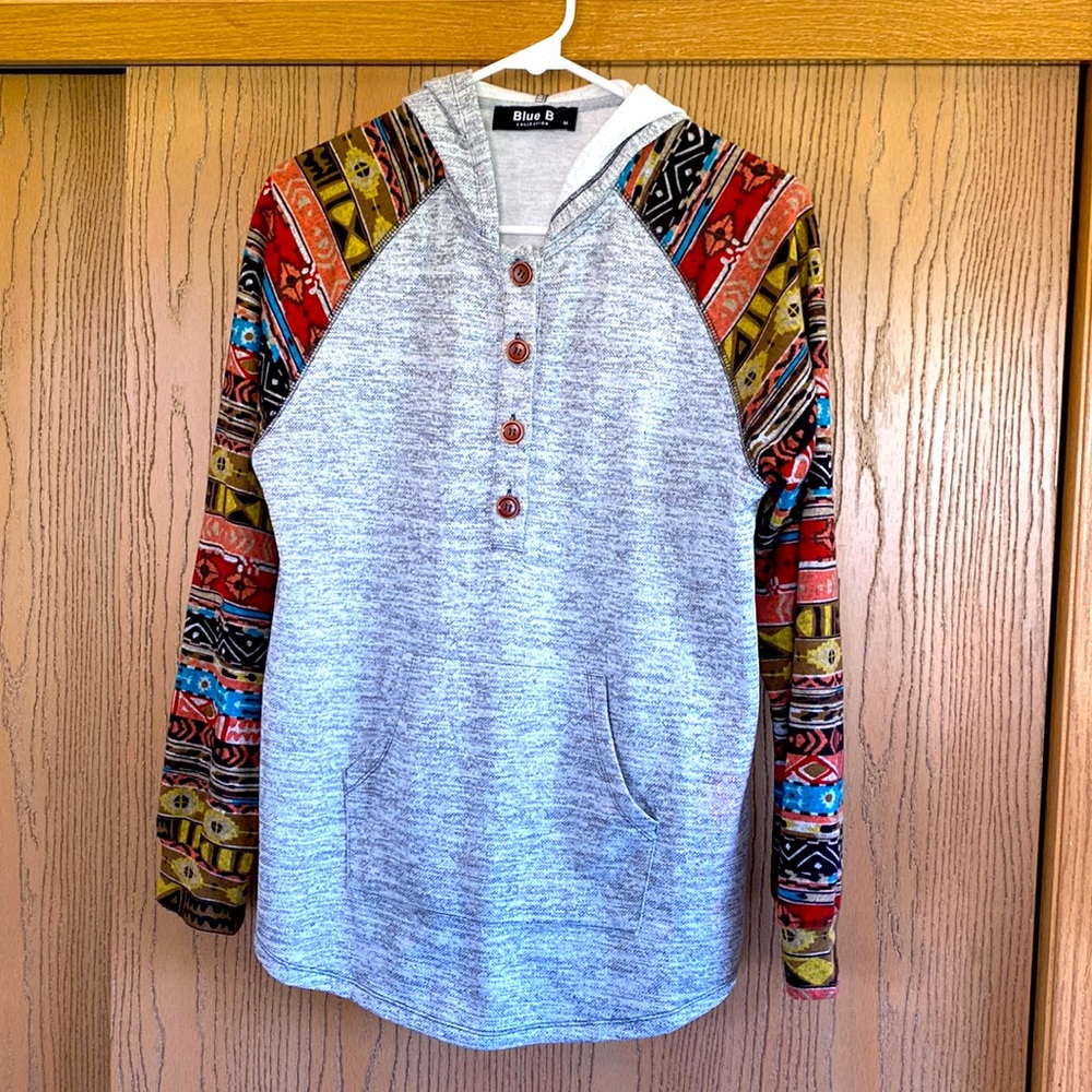 NWOT Blue B Collection Southwest 3/4 Button Long Sleeves Hooded